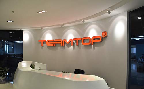�ֶ�½����logoǽ�����������Ч��