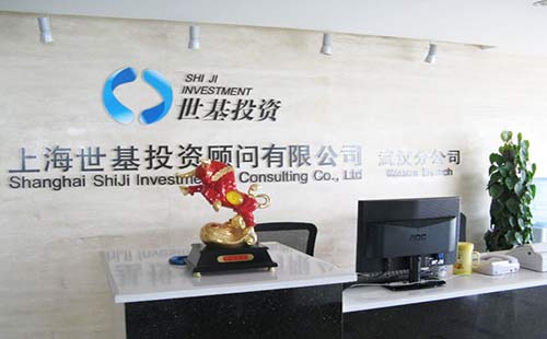 ����������·�ܱ�logoǽ�����������